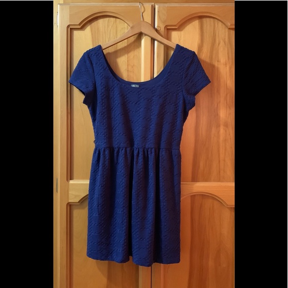 Lily Rose Dress - Picture 4 of 8